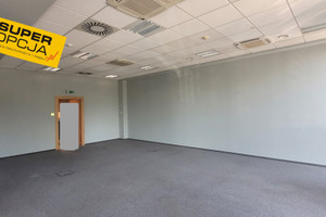 Komercyjne do wynajęcia 60m2 Kraków Czyżyny - zdjęcie 2