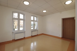 Komercyjne do wynajęcia 45m2 gnieźnieński Gniezno 3 Maja - zdjęcie 2