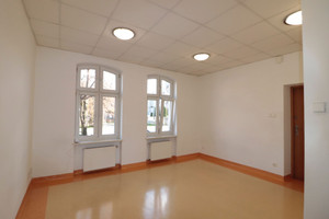 Komercyjne do wynajęcia 45m2 gnieźnieński Gniezno 3 Maja - zdjęcie 1