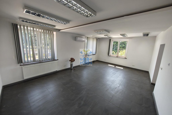 Zakopiańska budynek/lokal 230m2 7pok + parking