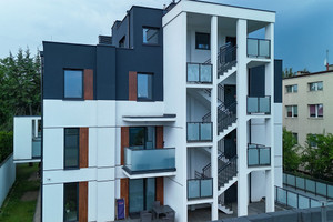 Gdynia Orłowo | Nowoczesny apartament z dużym tarasem w kamienicy.