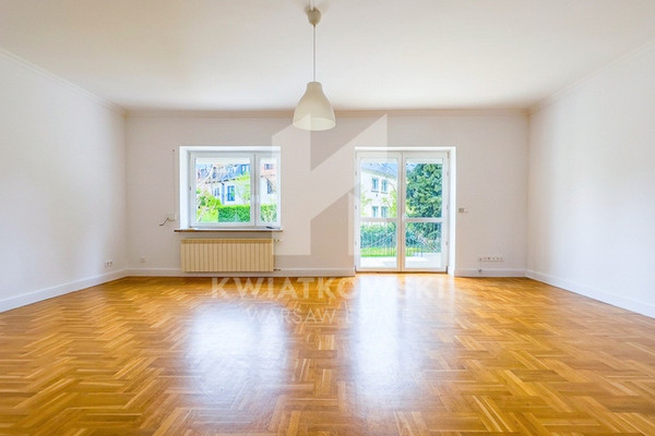 Dom 400 m² | Sadyba | ogród | taras | garaż