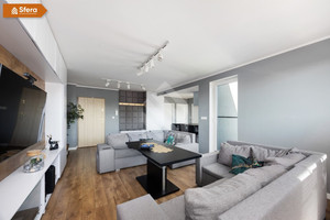 Przestronny apartament z tarasem i balkonem.