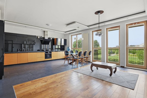 Przestronny apartament z miejscem postojowym