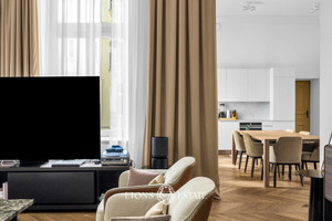 Elegancki apartament w odrestaurowanej kamienicy