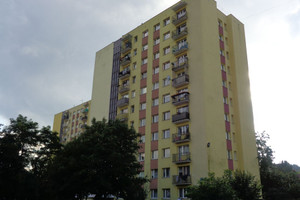 Słoneczne mieszkanie z dużym balkonem i widokiem na morze, gwarancja parkowania.