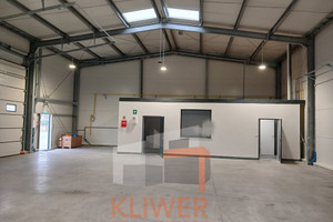 Nowoczesna Hala 420 m2 z Biurem – Legionowo. Standard Kingspan, 2 bramy poziom 0