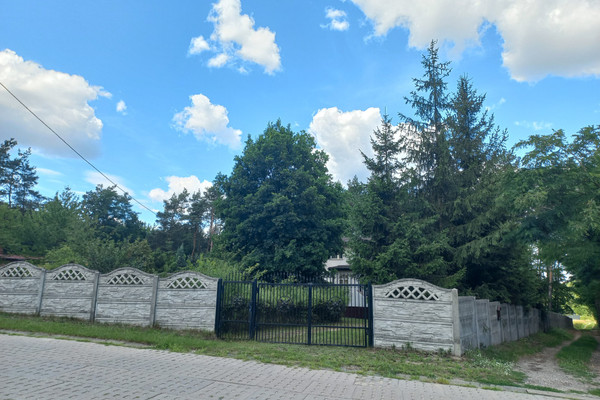 Sprzedam dom 145 m2 na działce o powierzchni 4693 m2