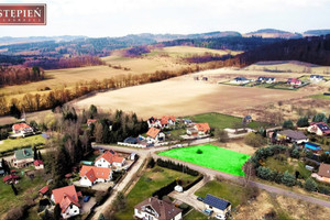 Urokliwa działka budowlana w Komarnie.