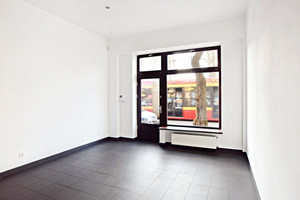 Lokal handlowy z witryną w centrum