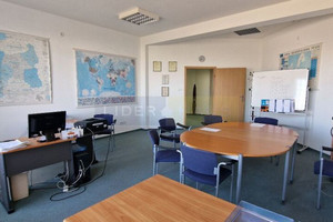 Gotowy,biura 558m2, magazyn 325m2,centrum Łomianek