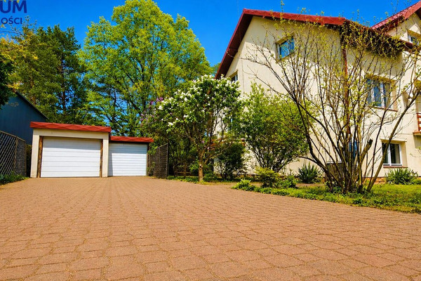 Dom na sprzedaż, 300 m², 8 pokoi Milanówek