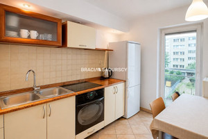 2 pok (oddzielne) 34m2 blisko centrum z garażem