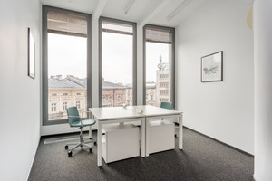 1 osoba w lokalizacji Regus Okraglak