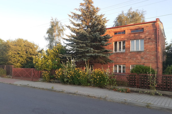 Gospodarstwo rolne w Lututowie 3,75 ha z domem