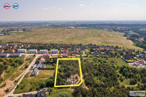 4 działki objęte mpzp dopuszczającym m.in szereg