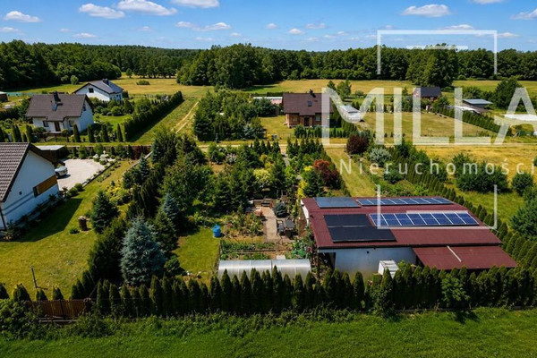 Domek całoroczny z fotowoltaiką blisko Jeziorska