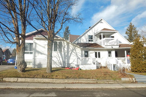 Dom na sprzedaż 235m2 126-128 Rue de l'Église, Saint-Cyprien, QC G0L2P0, CA - zdjęcie 1