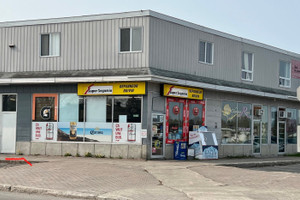 Komercyjne na sprzedaż 156m2 2316 Rue Larouche, Jonquière, QC G7S1H1, CA - zdjęcie 1