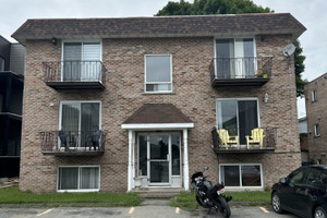 Dom na sprzedaż 488m2 284 Rue Viau, Salaberry-de-Valleyfield, QC J6T4Y6, CA - zdjęcie 2