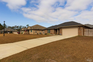 Dom na sprzedaż 218m2 5622 Burr St, Santa Rosa County, FL - zdjęcie 2