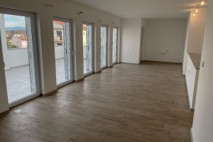 Mieszkanie na sprzedaż 80m2 Primorsko-goranska - zdjęcie 2