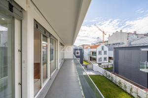 Dom na sprzedaż 270m2 Porto Matosinhos - zdjęcie 1