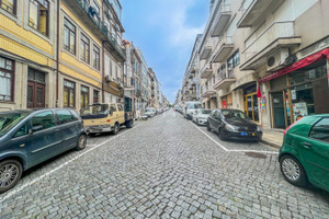 Mieszkanie na sprzedaż 80m2 Porto Porto - zdjęcie 2