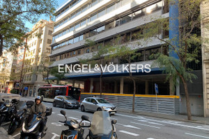 Komercyjne do wynajęcia 895m2 Katalonia Barcelona - zdjęcie 1