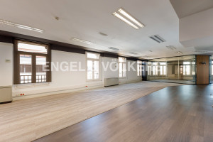 Komercyjne do wynajęcia 440m2 Katalonia Barcelona - zdjęcie 1