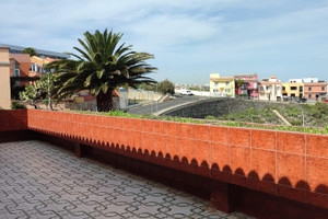 Dom na sprzedaż 485m2 Wyspy Kanaryjskie Las Palmas de Gran Canaria Calle Carlos de S Lamas - zdjęcie 3