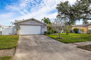 Dom na sprzedaż 136m2 5621 16th Lane NE, Pinellas County, FL - zdjęcie 1