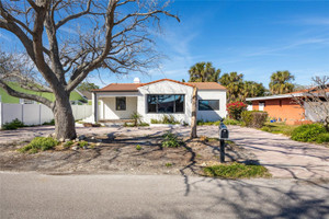 Dom na sprzedaż 217m2 15804 Redington Drive, Pinellas County, FL - zdjęcie 1