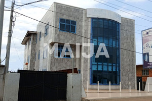 Dom na sprzedaż 700m2 143 Wilkinson Road, Freetown, Sierra Leone - zdjęcie 3