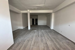 Komercyjne na sprzedaż 170m2 Viale Learco Guerra, - zdjęcie 2