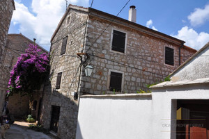 Dom na sprzedaż 154m2 Splicko-Dalmatyński Otok Hvar - zdjęcie 1