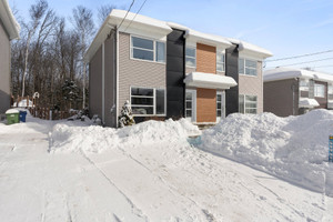 Dom na sprzedaż 112m2 468 Rue Simard, Charlesbourg, QC G2N2H8, CA - zdjęcie 1