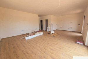 Dom na sprzedaż 170m2 Poreč - zdjęcie 3