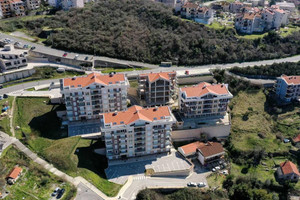 Mieszkanie na sprzedaż 55m2 CQR8+8P3, Dobrota, Montenegro - zdjęcie 2