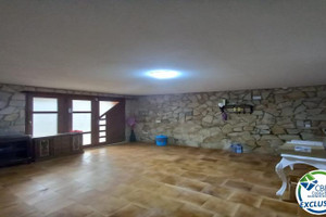 Dom na sprzedaż 166m2 Katalonia Girona Garriguella - zdjęcie 3