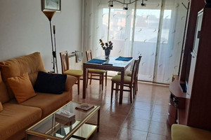 Mieszkanie na sprzedaż 75m2 70 Carrer de l'Empordà - zdjęcie 1