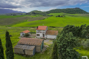 Dom na sprzedaż 250m2 Castel del Piano - zdjęcie 1