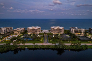 Mieszkanie na sprzedaż 169m2 3400 S Ocean Boulevard 4c1 + Cabana 9s, Palm Beach County, FL - zdjęcie 1