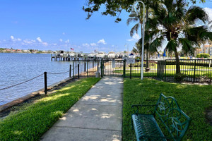 Komercyjne do wynajęcia 105m2 127 Yacht Club Way 109, Palm Beach County, FL - zdjęcie 3