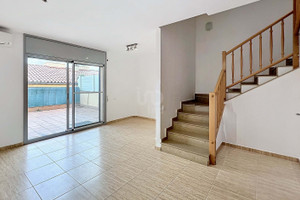 Dom na sprzedaż 206m2 Katalonia Barcelona - zdjęcie 2