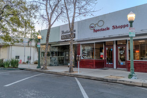 Dom na sprzedaż 278m2 2328 - 2330 Honolulu Ave | RETAIL - zdjęcie 1