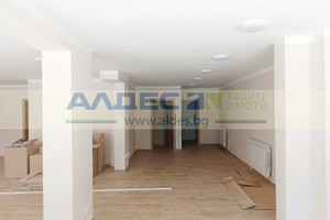 Komercyjne do wynajęcia 220m2 Център, бул. Ал. Стамболийски/Centar, bul. Al. Stamboliyski - zdjęcie 3