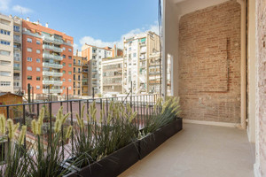 Mieszkanie na sprzedaż 117m2 Katalonia Barcelona - zdjęcie 3