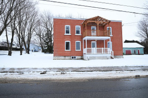 Dom na sprzedaż 233m2 202Z-206Z Rue St-Charles, Princeville, QC G6L4W4, CA - zdjęcie 2