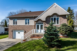 Dom na sprzedaż 129m2 7845 Rue Alexandre, Trois-Rivières, QC G9B2J9, CA - zdjęcie 3